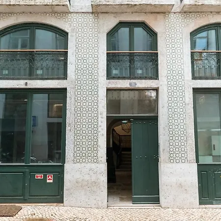 Historic With Ac Next To Praca Do Comercio